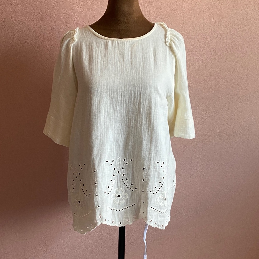 CHELSEA & THEODORE Elegant Cream Women's Top